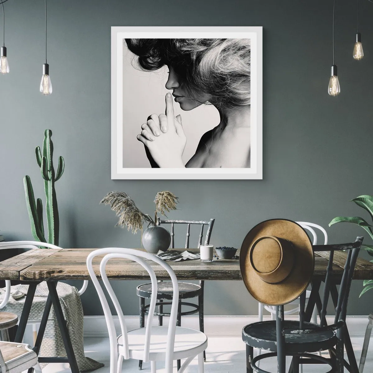 Plagát v bielom ráme - Zahľadená do seba - 50x50 cm