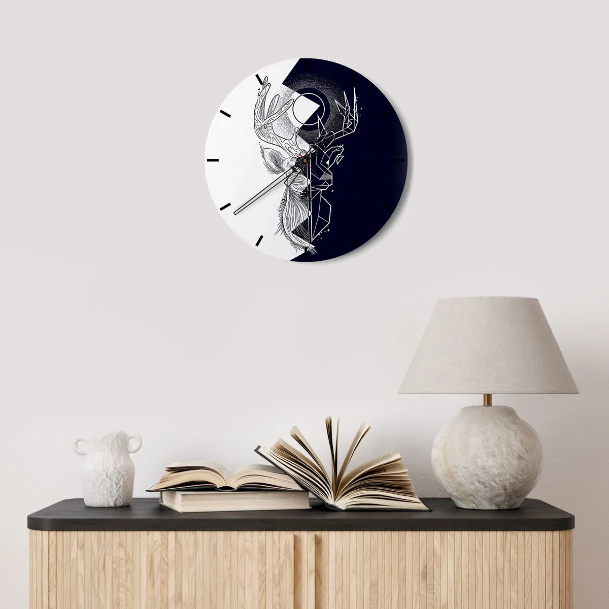 Nástenné hodiny - Geometrický motív jeleňa na pozadí kontrastných farieb - 30x30cm - Boj a jednota opakov - Moderná nástenná dekorácia do obývacej izby, kuchyne a spálne ARTTOR