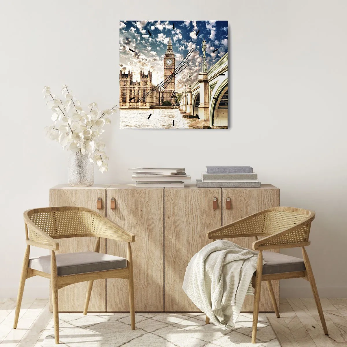 Nástenné hodiny - Perové oblaky nad Temžou - 40x40 cm