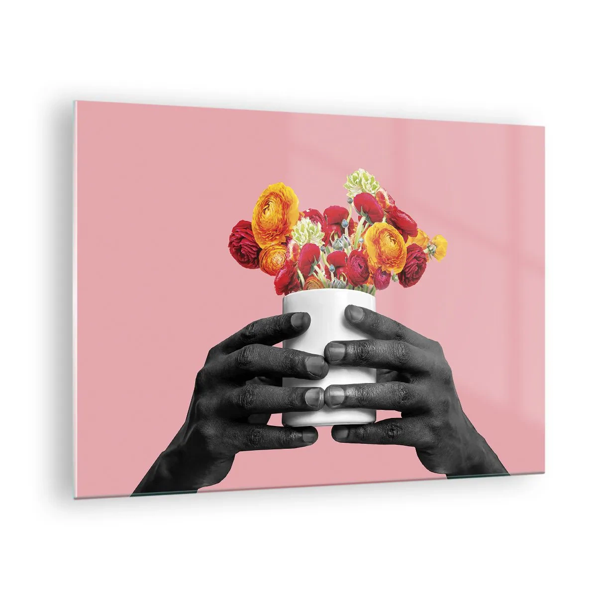 Obraz na skle - Čiernobiele ruky držiace farebnú kyticu kvetov - 70x50cm - Apoteóza života - Moderná nástenná dekorácia do obývacej izby a spálne ARTTOR