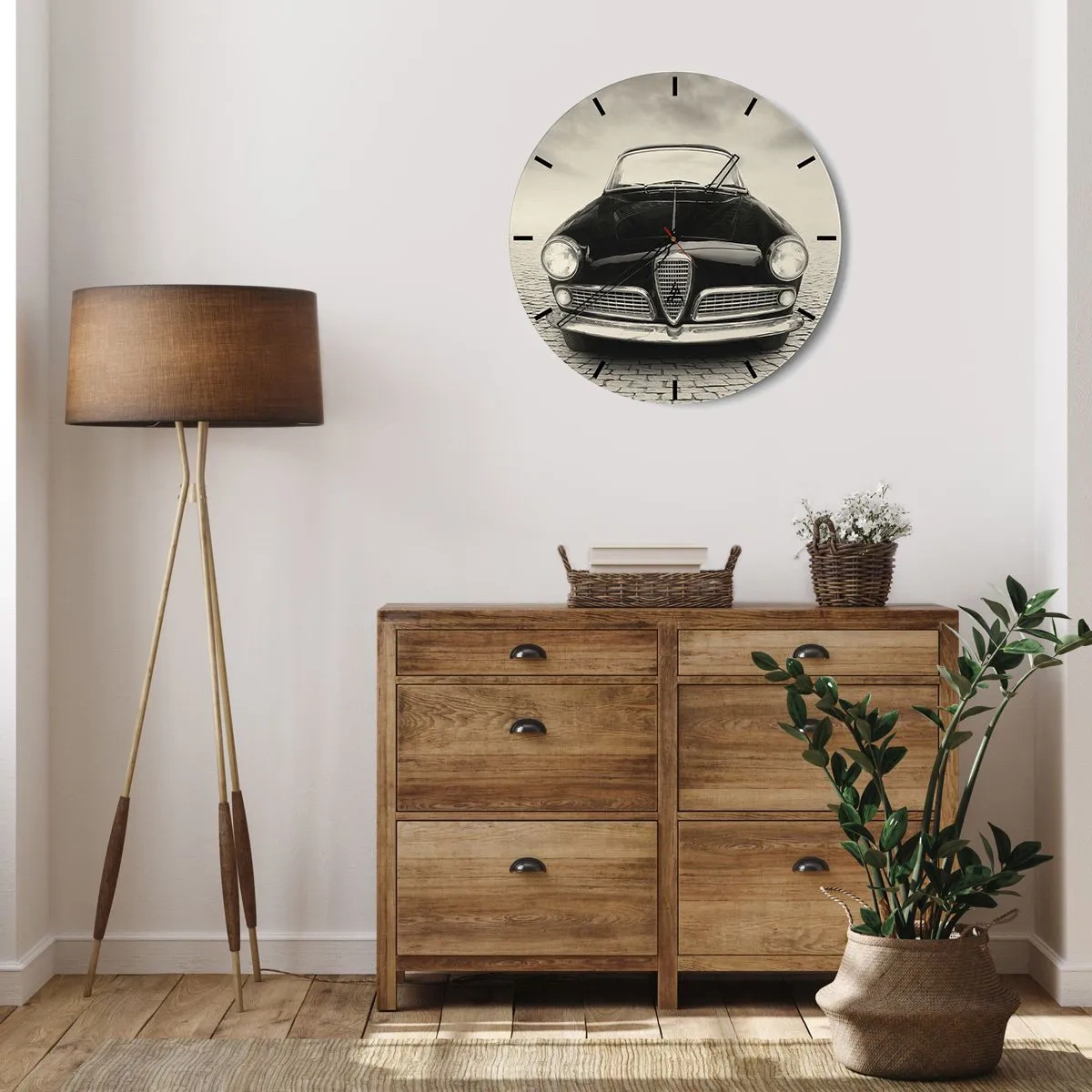 Nástenné hodiny - Predná časť klasického retro auta na dláždenej ceste - 30x30cm - Ako ma nemilovať? - Moderná nástenná dekorácia do obývacej izby, kuchyne a spálne ARTTOR