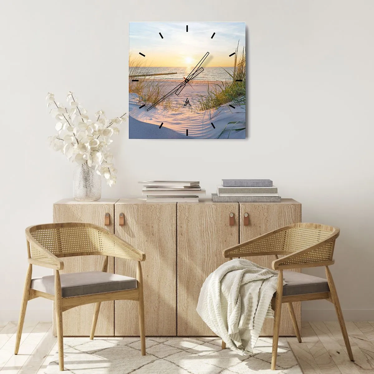 Nástenné hodiny - Šumenie mora, spev vtákov, divoká pláž uprostred trávy… - 40x40 cm