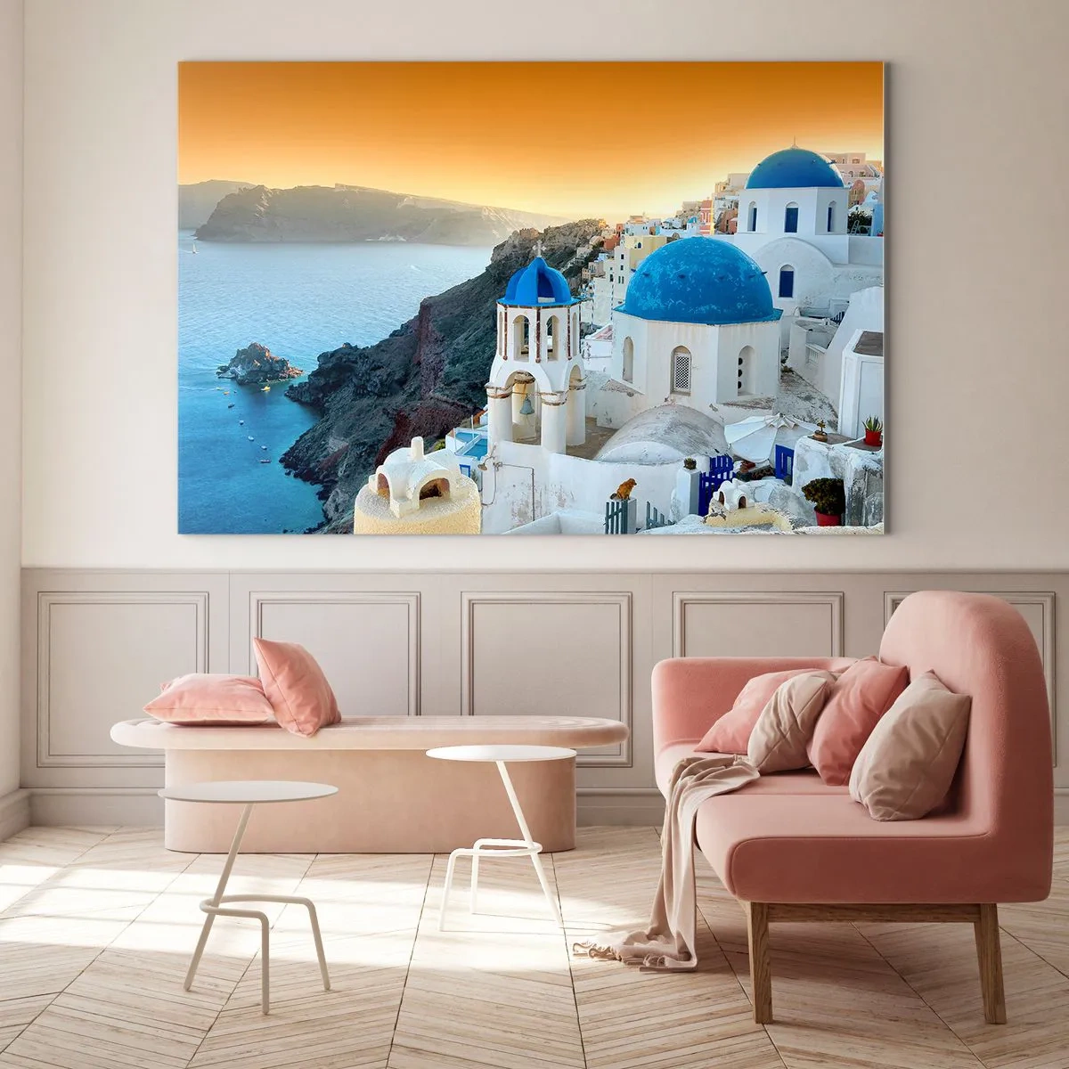 Obraz na skle - Pohľad na Santorini s jeho modrými kupolami a útesmi - 70x50cm - Santorini - v náruči skál - Moderná nástenná dekorácia do obývacej izby a spálne ARTTOR