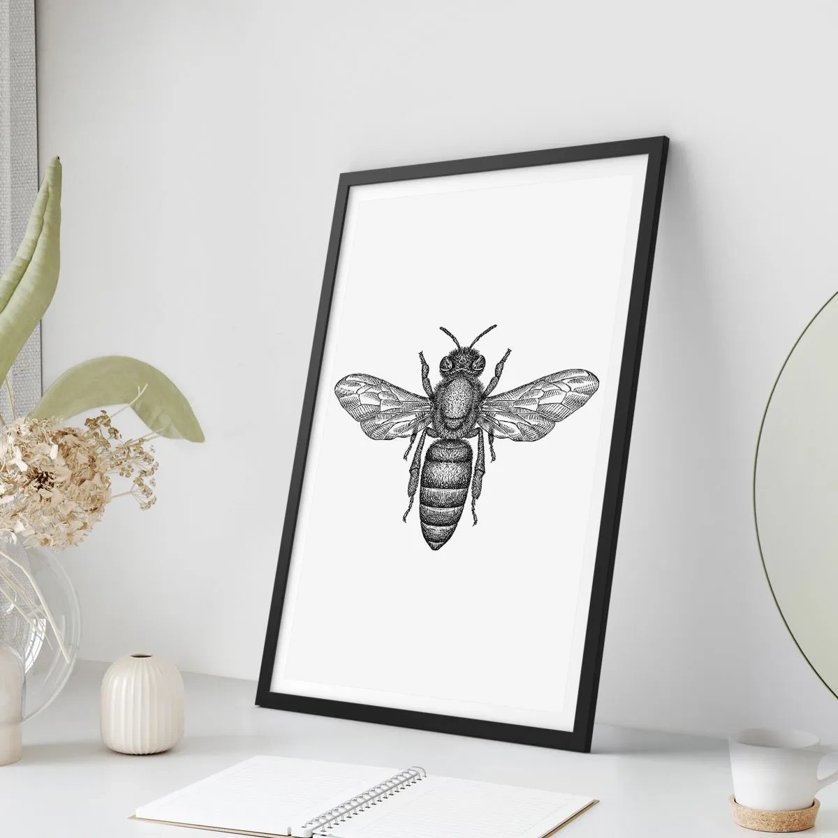Plagát v čiernom ráme - Presná ilustrácia včely na bielom pozadí - 50x70cm - Hmyzí portrét - Moderná nástenná dekorácia do obývacej izby a spálne ARTTOR