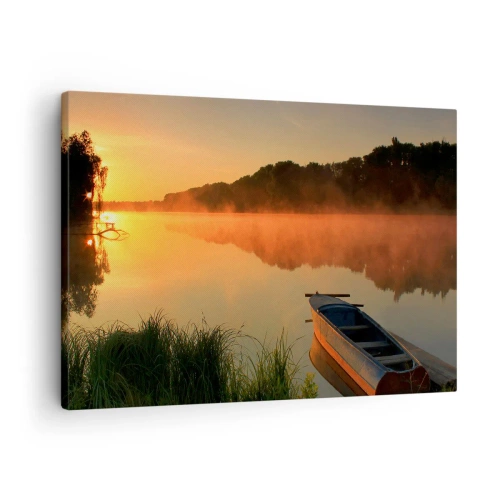 Obraz na plátne - Ranná hmla nad riekou s loďou v slnečných lúčoch - 70x50cm - Východ slnka pri vode ako povrch zrkadla - Moderná nástenná dekorácia do obývacej izby a spálne ARTTOR