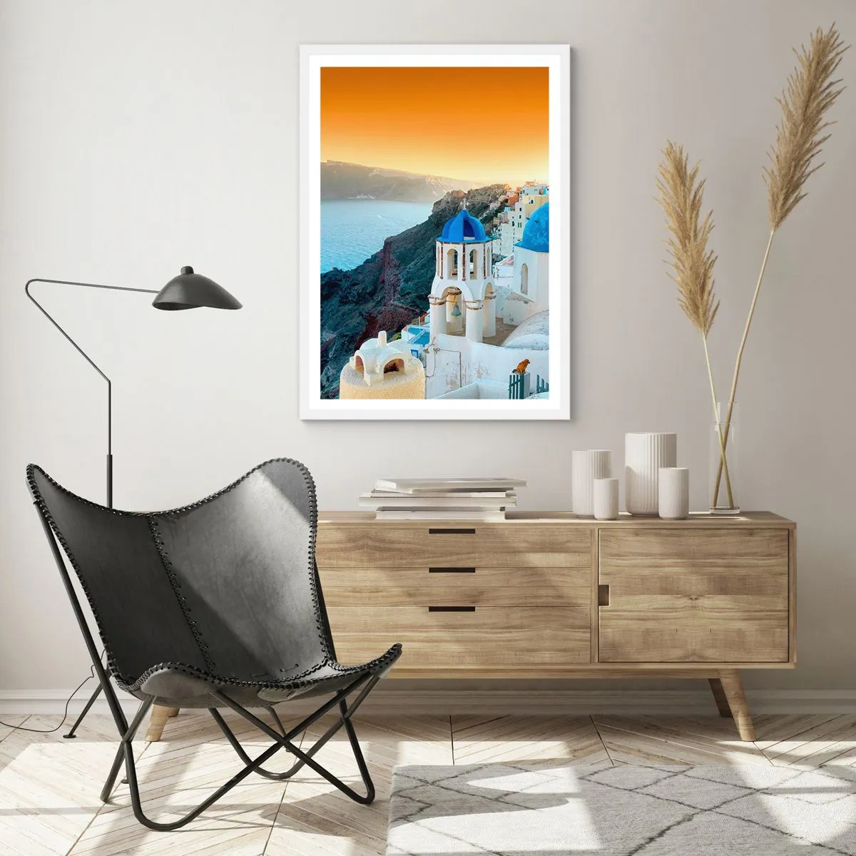 Plagát v bielom ráme - Santorini - v náruči skál - 70x100 cm