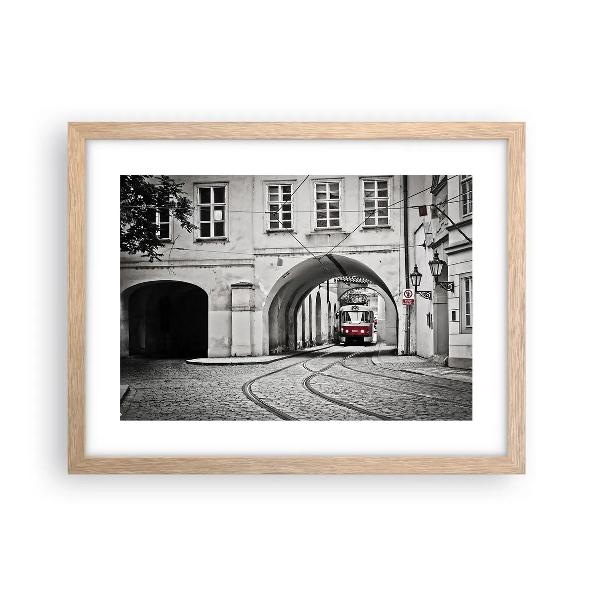 Plagát v ráme zo svetlého duba - Mestským labyrintom - 40x30 cm