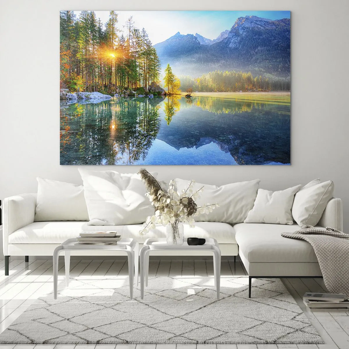 Obraz na skle - Horská krajina s jazerom a ranným slnkom - 70x50cm - Majestát a sladkosť - Moderná nástenná dekorácia do obývacej izby a spálne ARTTOR