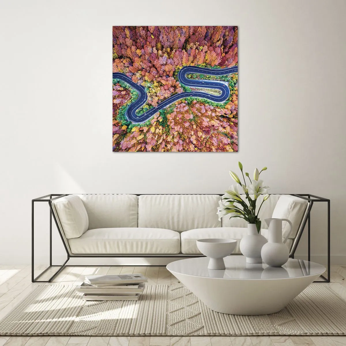 Obraz na skle - Kľukatá cesta lesom - 70x70 cm