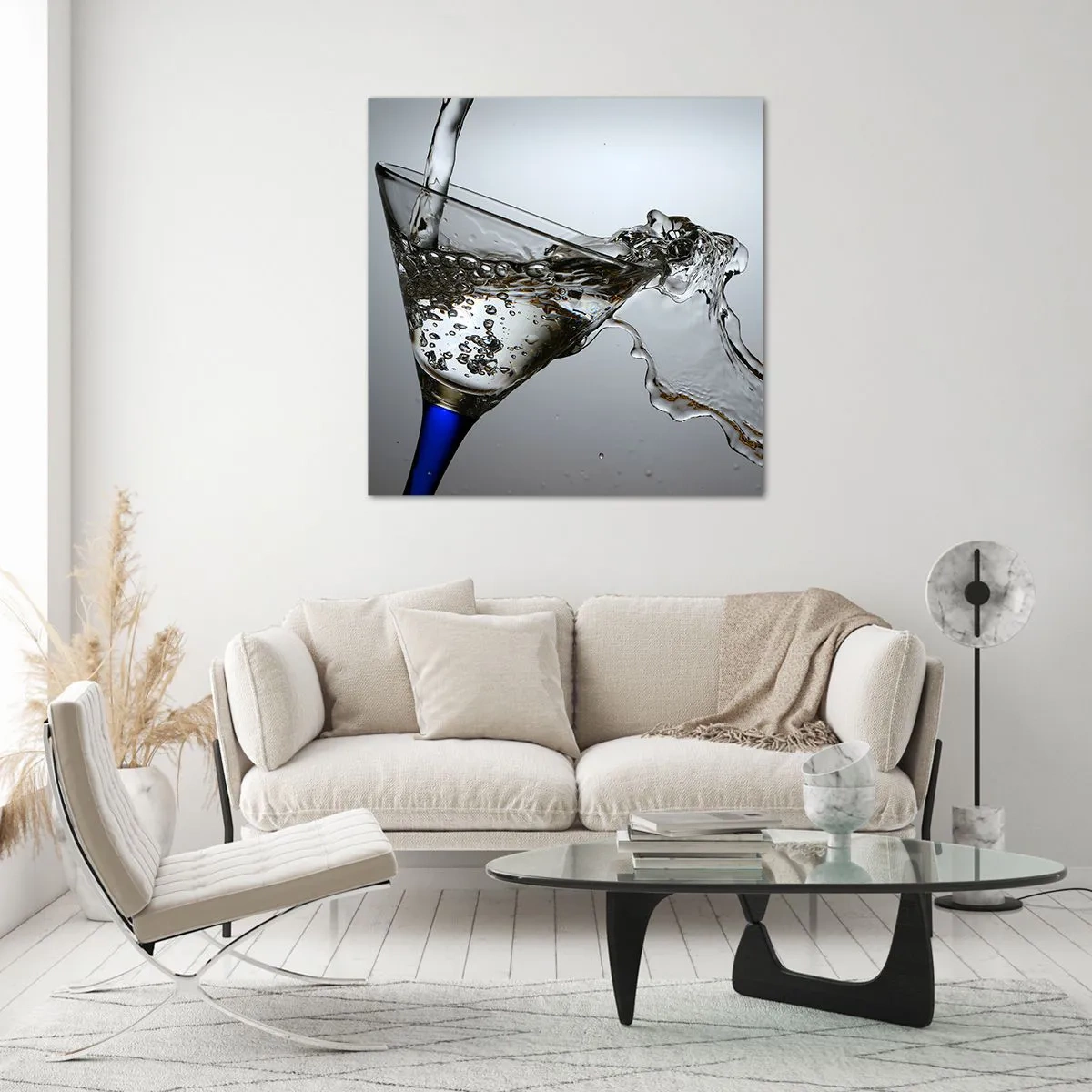 Obraz na skle - Krištáľová voda v krištáľovom skle - 70x70 cm