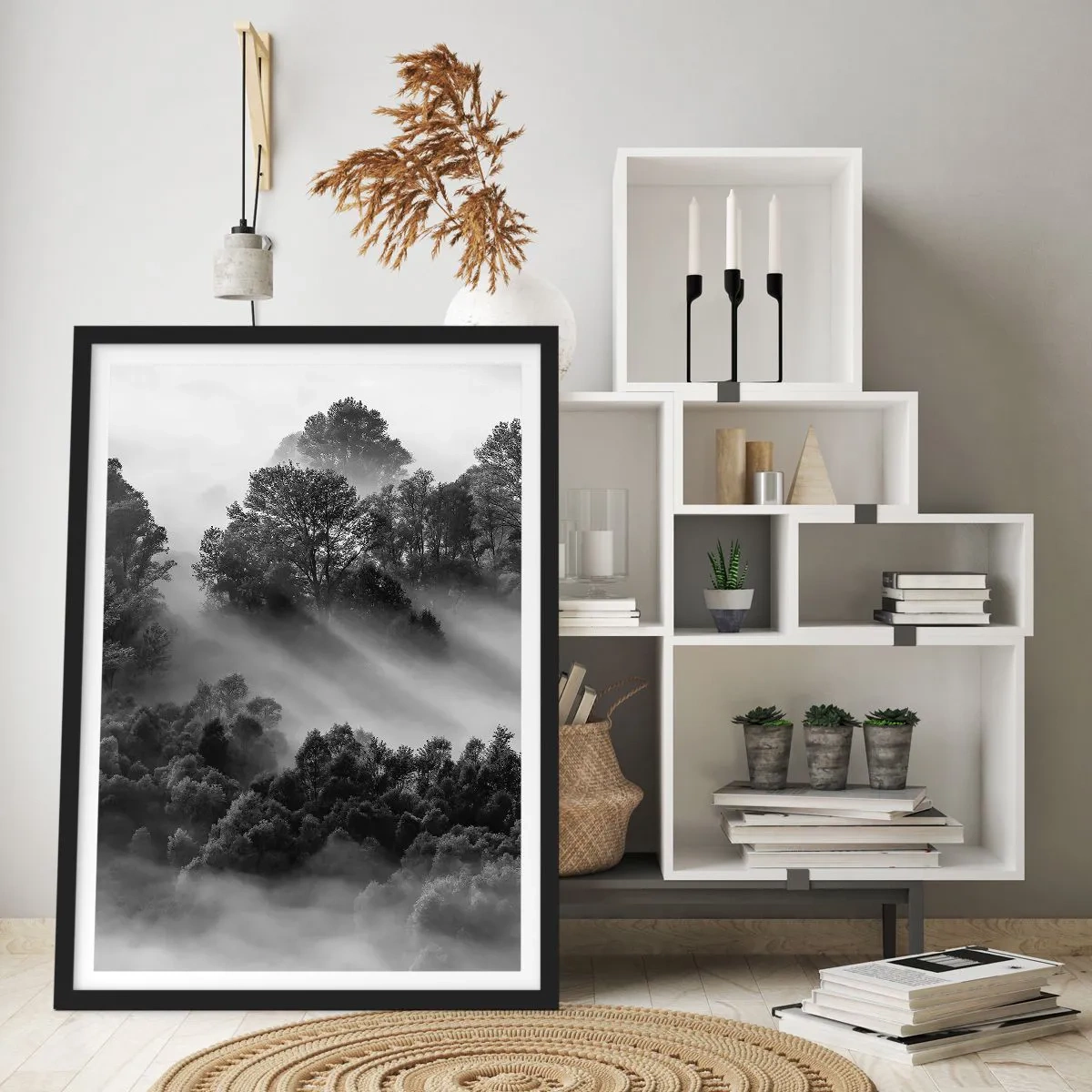 Plagát v čiernom ráme - Hmlistý les v odtieňoch čiernej a bielej - 50x70cm - Prebúdzanie zo spánku - Moderná nástenná dekorácia do obývacej izby a spálne ARTTOR