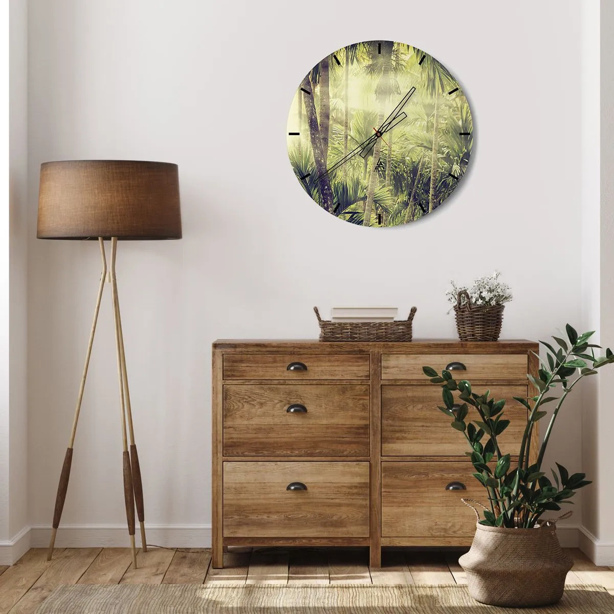 Nástenné hodiny - Tropický palmový les v slnečných lúčoch - 30x30cm - V zelenej žiare - Moderná nástenná dekorácia do obývacej izby, kuchyne a spálne ARTTOR