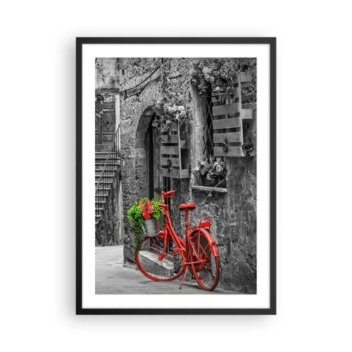 Plagát v čiernom ráme - Červený bicykel s kvetmi v úzkej ulici - 50x70cm - Toskánska ulička - Moderná nástenná dekorácia do obývacej izby a spálne ARTTOR