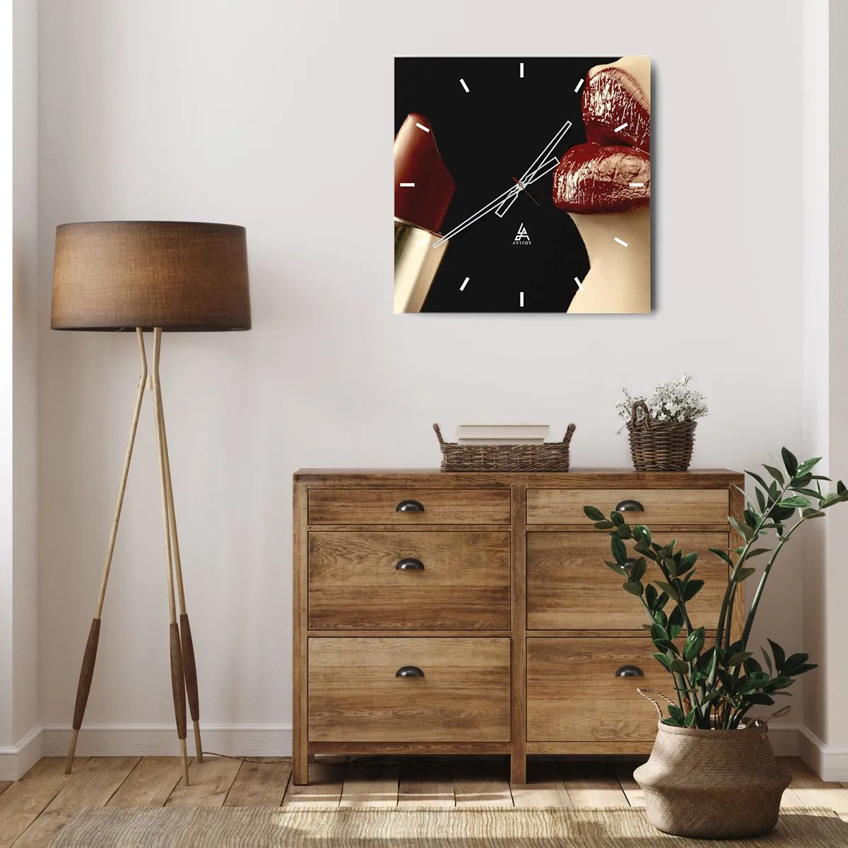Nástenné hodiny - Zmyselnosť a lesk karmínu - 30x30 cm
