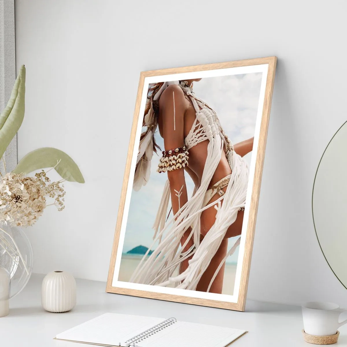 Plagát v ráme zo svetlého duba - Kňažka slnka - 61x91 cm