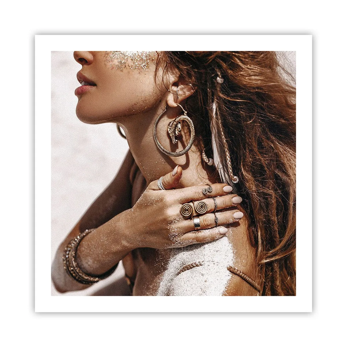 Plagát - Kráľovná divokej pláže - 60x60 cm