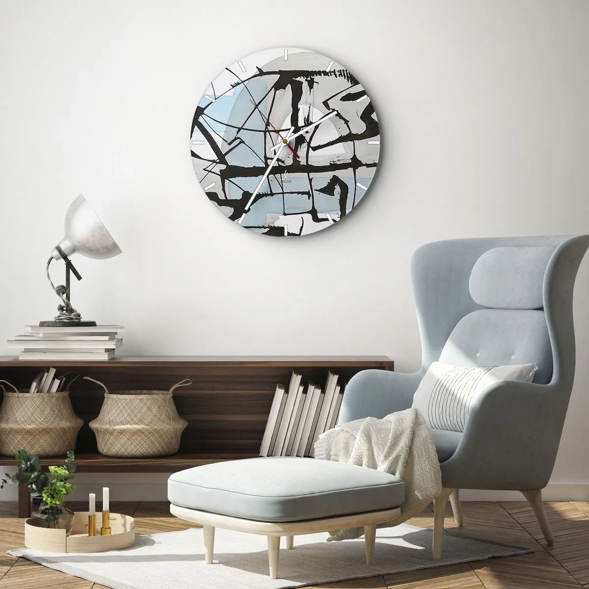 Nástenné hodiny - Čierne abstraktné čiary na pozadí modrých a sivých škvŕn - 30x30cm - Aj napriek tomu modrý - Moderná nástenná dekorácia do obývacej izby, kuchyne a spálne ARTTOR