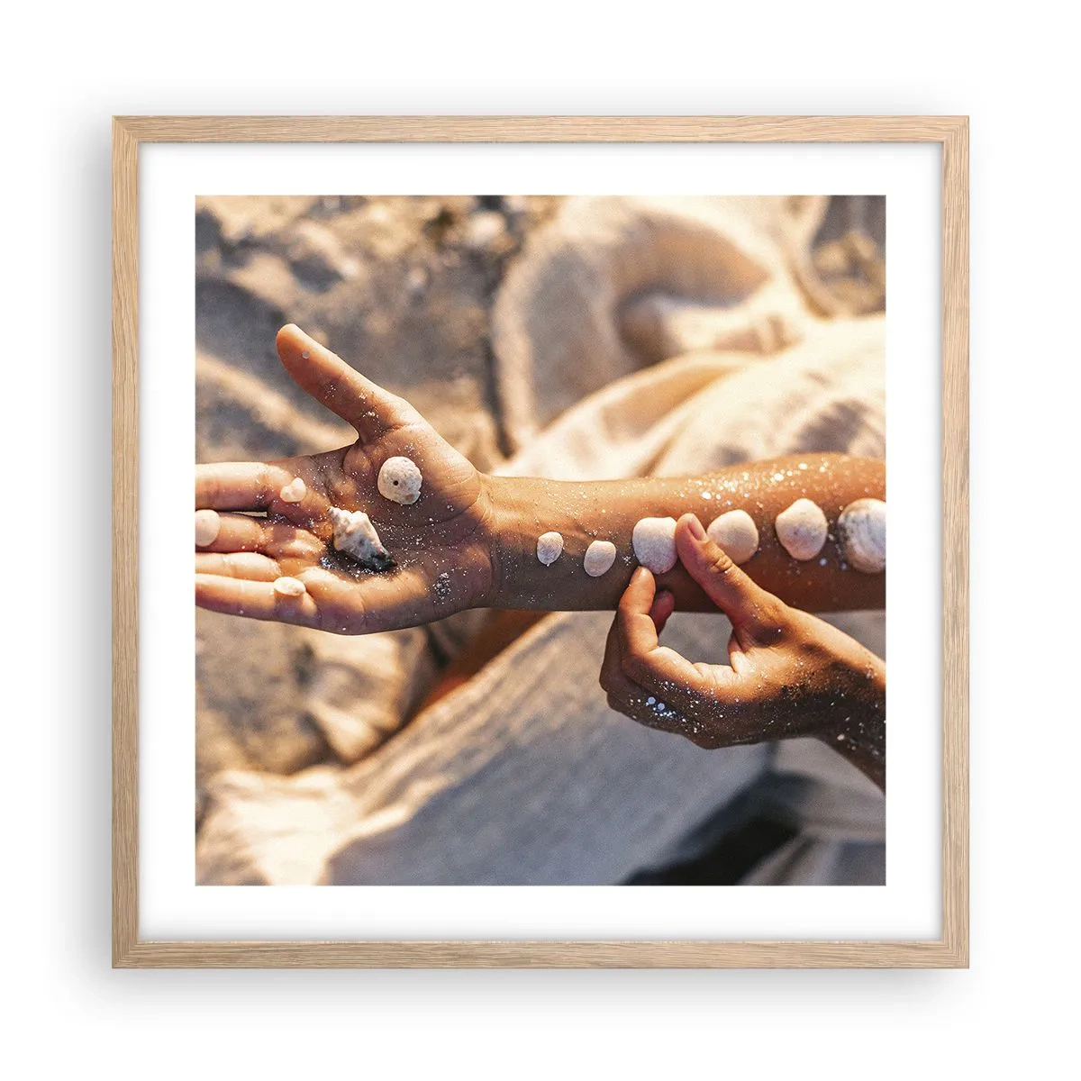 Plagát v ráme zo svetlého duba - Krása na dosah - 50x50 cm