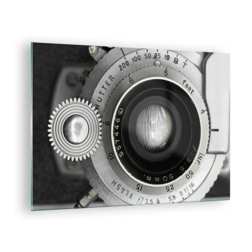 Obraz na skle - Detailný záber starého fotoaparátu, plný nostalgie a vintage atmosféry. - 70x50cm - Príbeh o Hollywoode - Moderná nástenná dekorácia do obývacej izby a spálne ARTTOR
