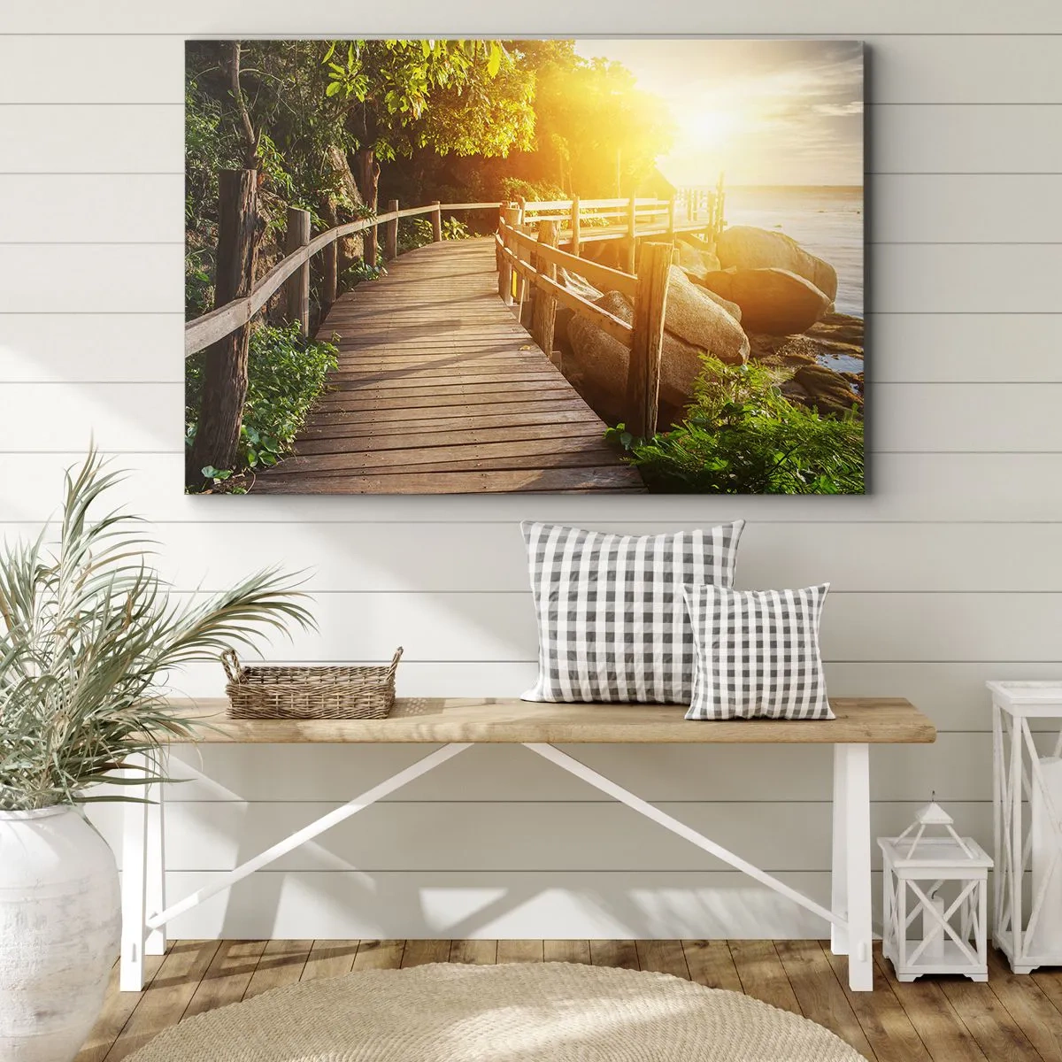 Obraz na plátne - Drevený most medzi zeleňou vedúci k moru v lúčoch slnka - 70x50cm - Ďalšia zákruta, ďalšie zázraky - Moderná nástenná dekorácia do obývacej izby a spálne ARTTOR
