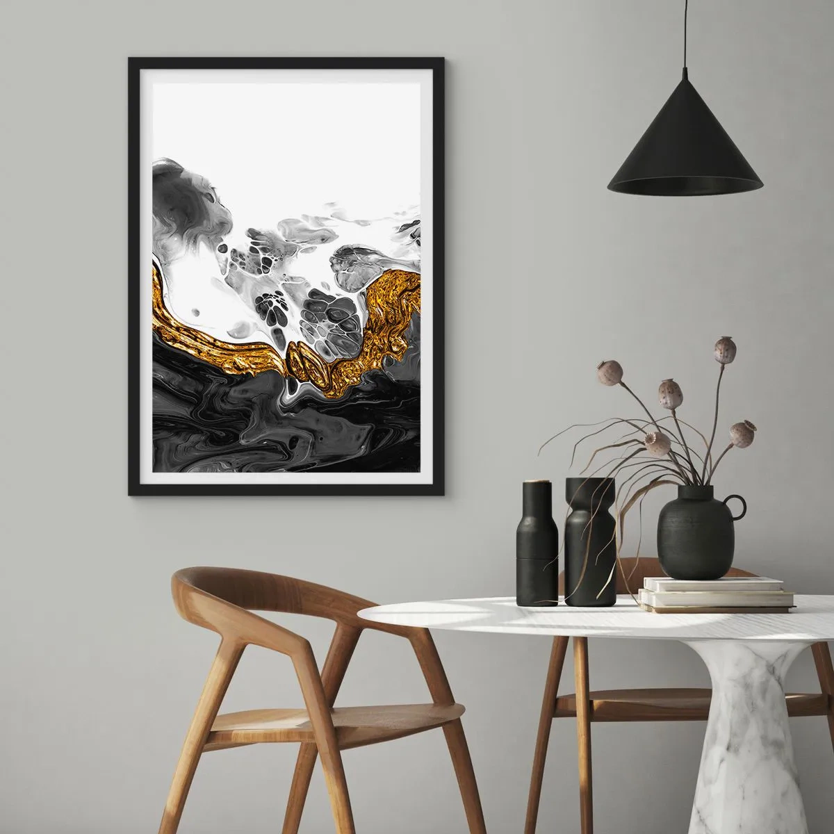 Plagát v čiernom ráme - Abstraktná kompozícia čiernej, bielej a zlatej farby - 50x70cm - Organická kompozícia - Moderná nástenná dekorácia do obývacej izby a spálne ARTTOR