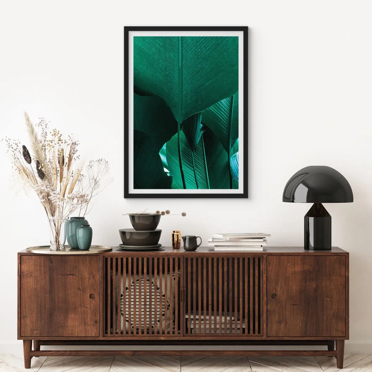 Plagát v čiernom ráme - Detailný záber na veľké zelené listy s vyznačenou štruktúrou a textúrou. - 50x70cm - Obrátené k svetlu - Moderná nástenná dekorácia do obývacej izby a spálne ARTTOR