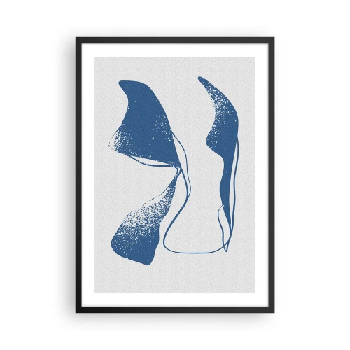 Plagát v čiernom ráme - Abstraktné tvary v odtieňoch modrej na svetlom pozadí - 50x70cm - Okrídlená abstrakcia - Moderná nástenná dekorácia do obývacej izby a spálne ARTTOR
