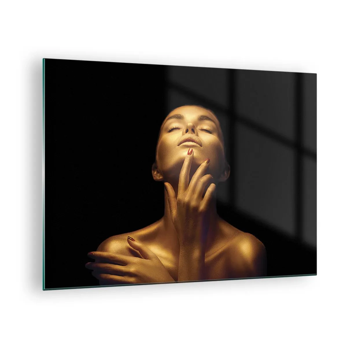 Obraz na skle - Portrét ženy v zlatých odtieňoch - 70x50cm - Ako zlatý hodváb - Moderná nástenná dekorácia do obývacej izby a spálne ARTTOR