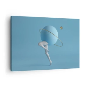 Obraz na plátne - Modrá guľa s obežnou dráhou a ľudskými nohami proti oblohe - 70x50cm - Šialenstvo planét - Moderná nástenná dekorácia do obývacej izby a spálne ARTTOR