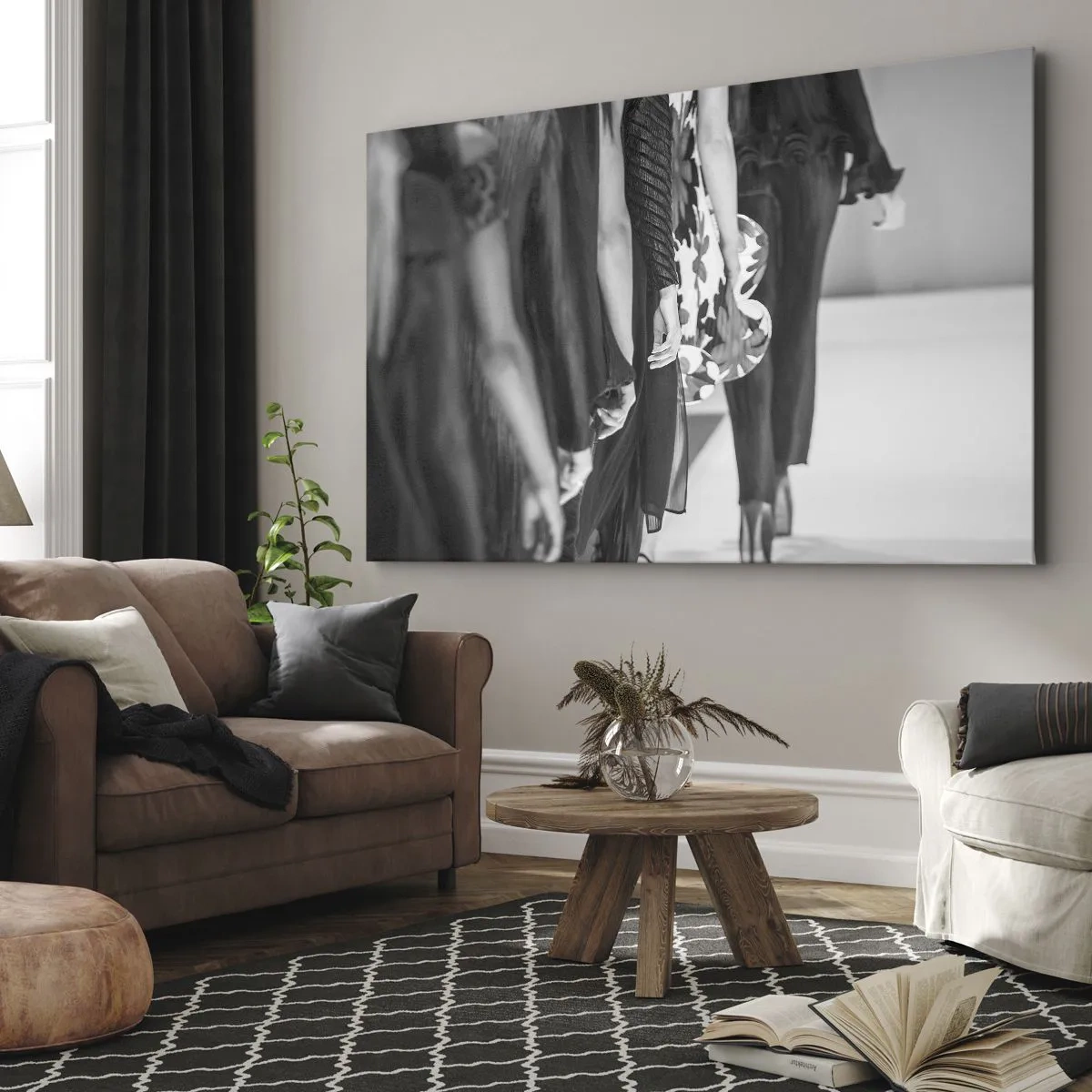 Obraz na plátne - Čiernobiela scéna z prehliadkového móla zobrazujúca detaily šiat a postáv modeliek. - 70x50cm - Štýlový sprievod - Moderná nástenná dekorácia do obývacej izby a spálne ARTTOR