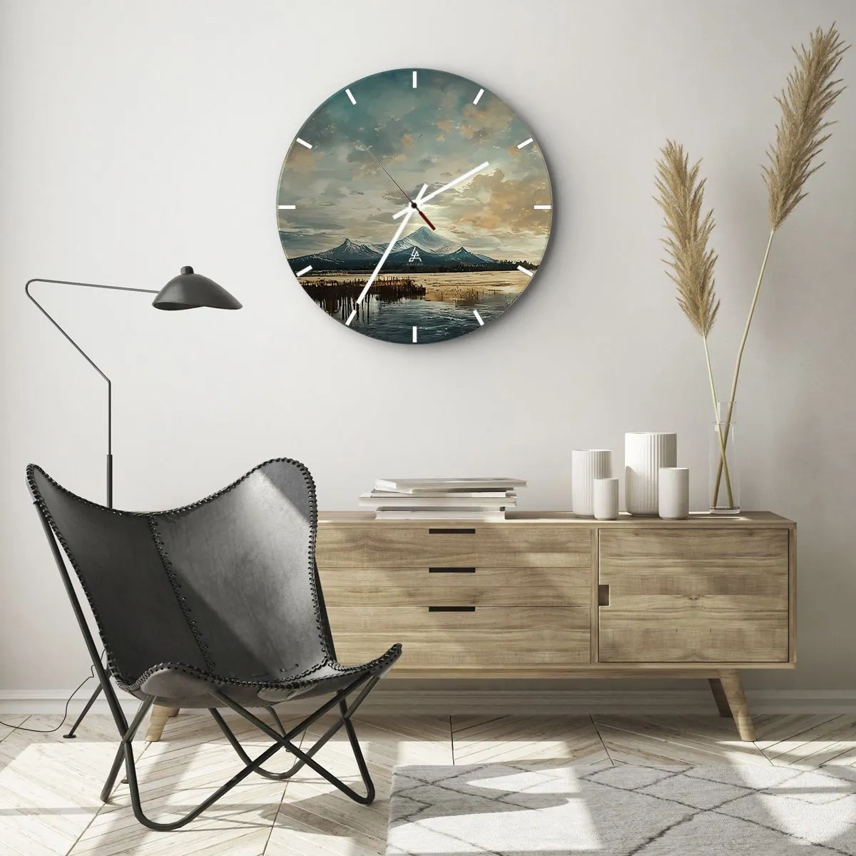 Nástenné hodiny - Zasnežené vrcholky hôr sa odrážajú v hladine jazera - 30x30cm - Pod ochranou neba - Moderná nástenná dekorácia do obývacej izby, kuchyne a spálne ARTTOR