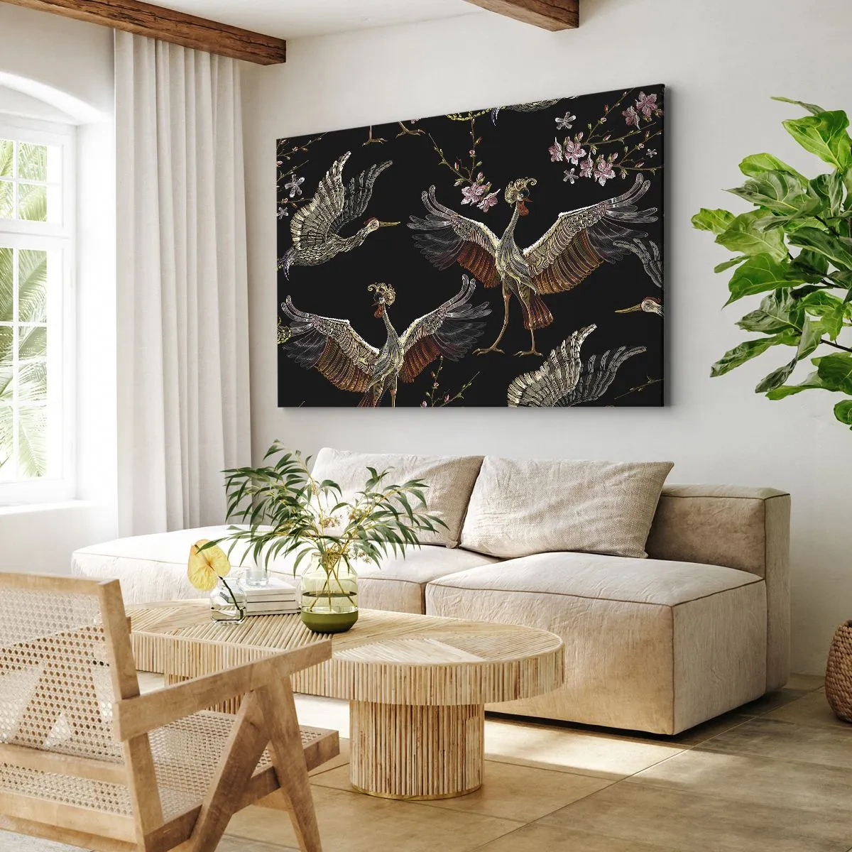 Obraz na plátne - Štýlové žeriavy a kvety na čiernom pozadí - 70x50cm - Rozprávkový vták - Moderná nástenná dekorácia do obývacej izby a spálne ARTTOR