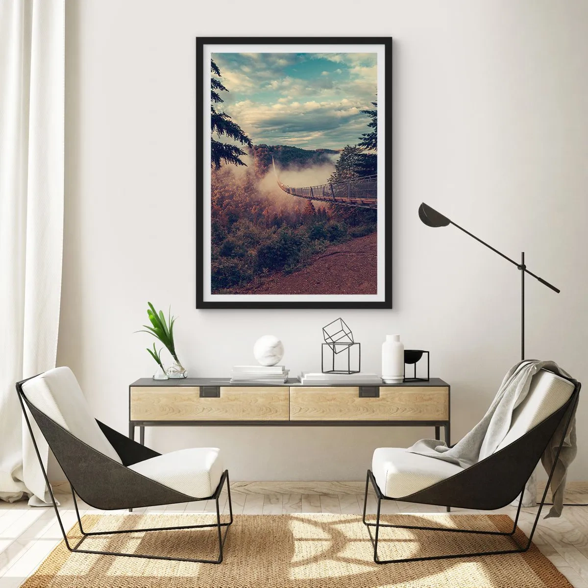 Plagát v čiernom ráme - Visutý most medzi hmlistými horami pri západe slnka - 50x70cm - Nad jesenným lesom - Moderná nástenná dekorácia do obývacej izby a spálne ARTTOR