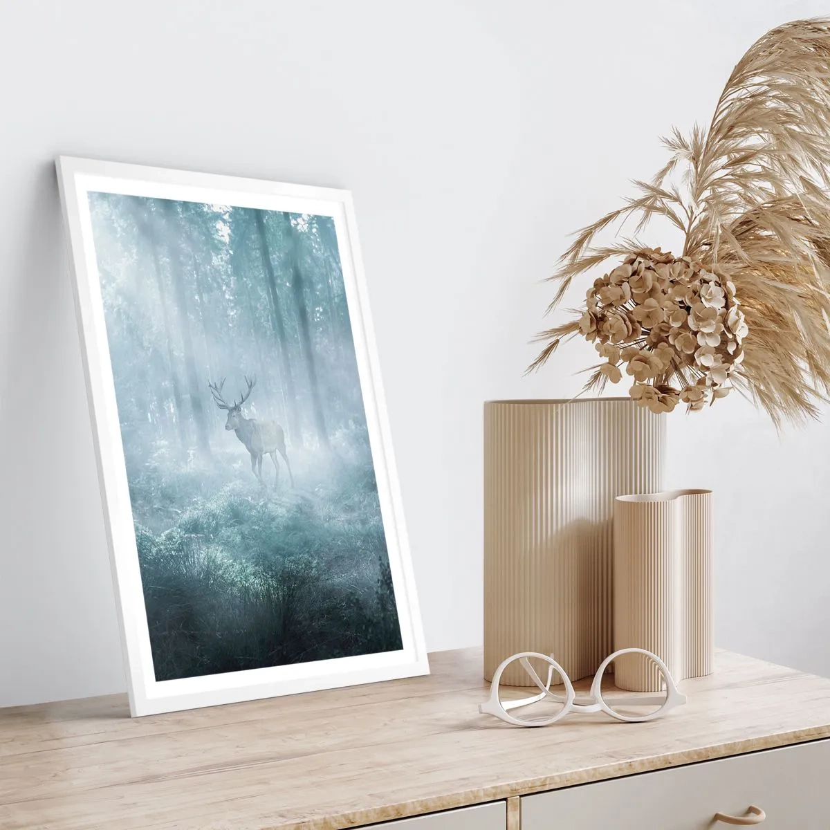 Plagát v bielom ráme - Ranná obchôdzka sídliska - 70x100 cm