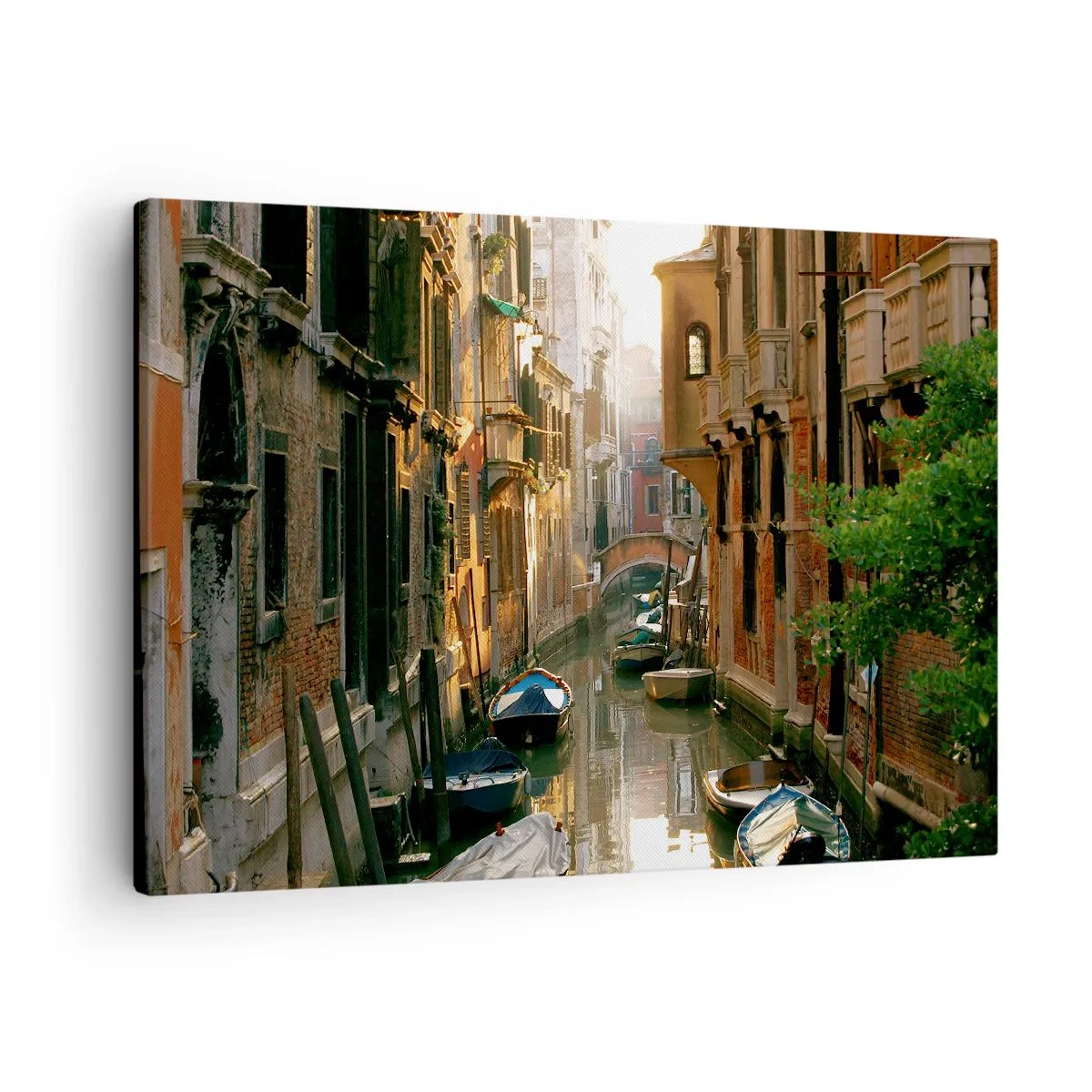 Obraz na plátne - Malebný kanál v Benátkach s loďkami a mostom - 70x50cm - V benátskom zákutí - Moderná nástenná dekorácia do obývacej izby a spálne ARTTOR