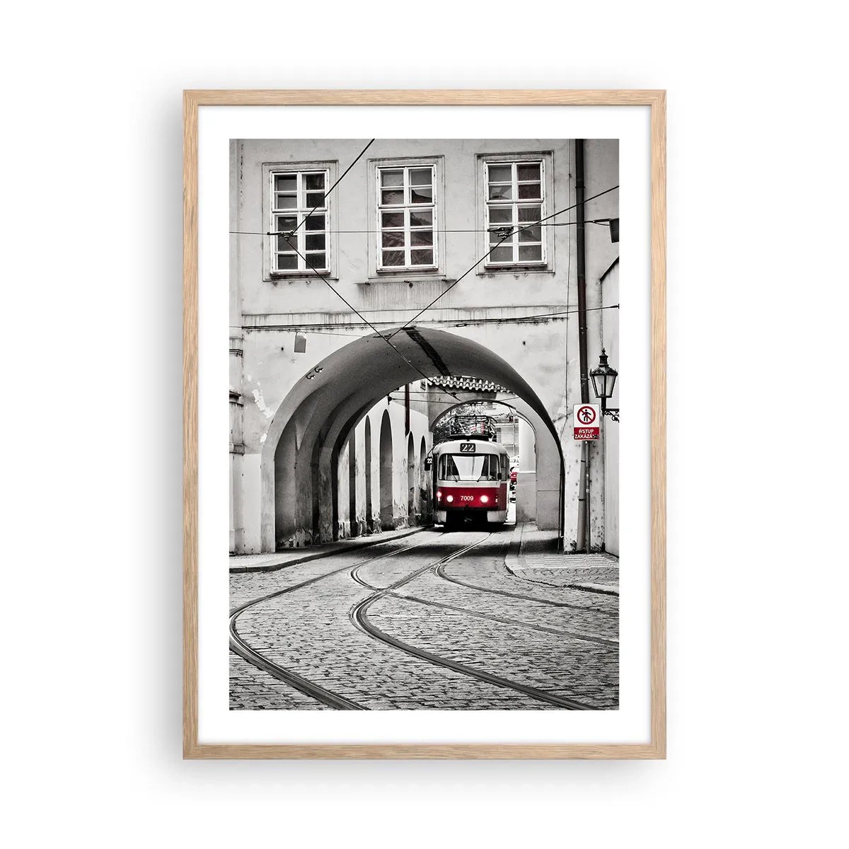 Plagát v ráme zo svetlého duba - Mestským labyrintom - 50x70 cm