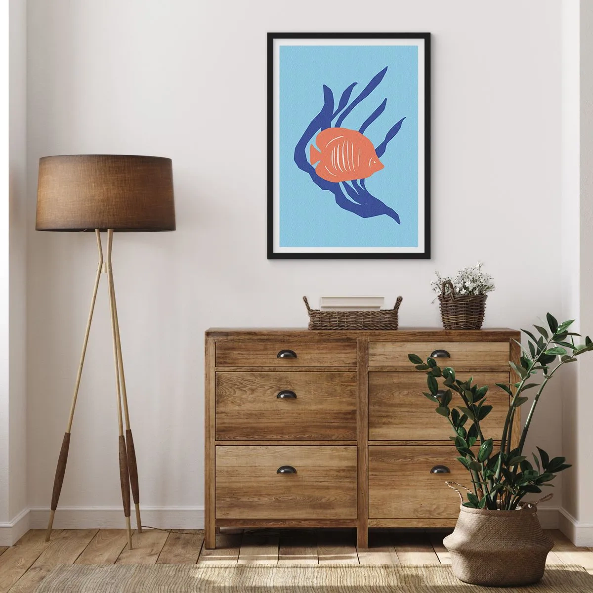 Plagát v čiernom ráme - Tropické ryby medzi morskými rastlinami - 50x70cm - Obyvateľka koralových vôd - Moderná nástenná dekorácia do obývacej izby a spálne ARTTOR