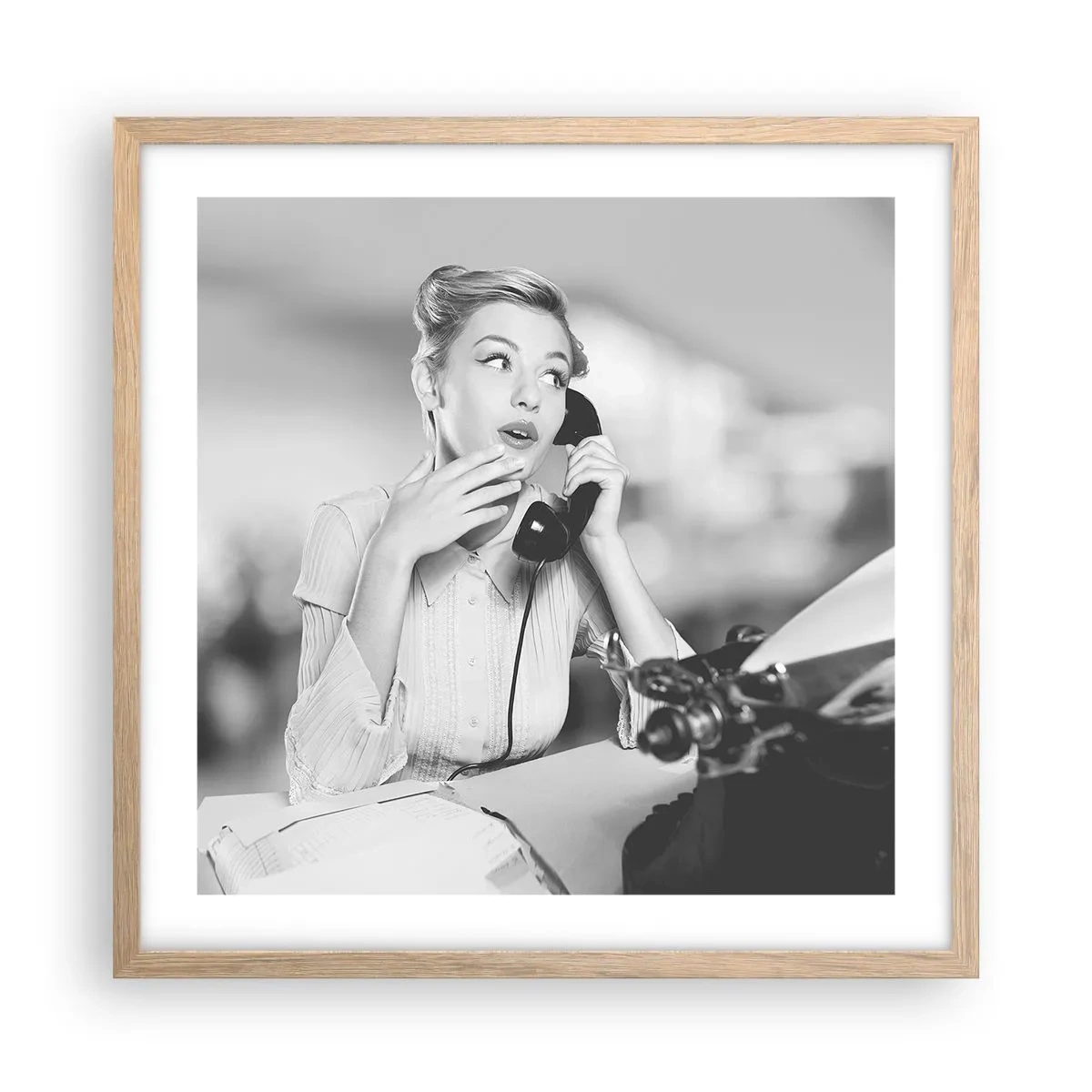 Plagát v ráme zo svetlého duba - Halo, tu sú 50. roky. - 50x50 cm