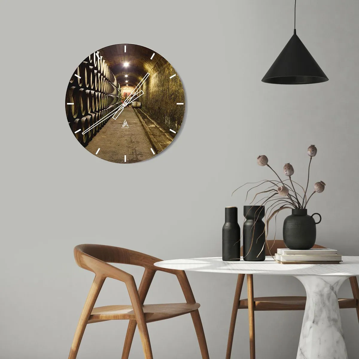 Nástenné hodiny - Interiér pivnice s drevenými vínnymi sudmi - 30x30cm - Je dobré si oddýchnuť - Moderná nástenná dekorácia do obývacej izby, kuchyne a spálne ARTTOR