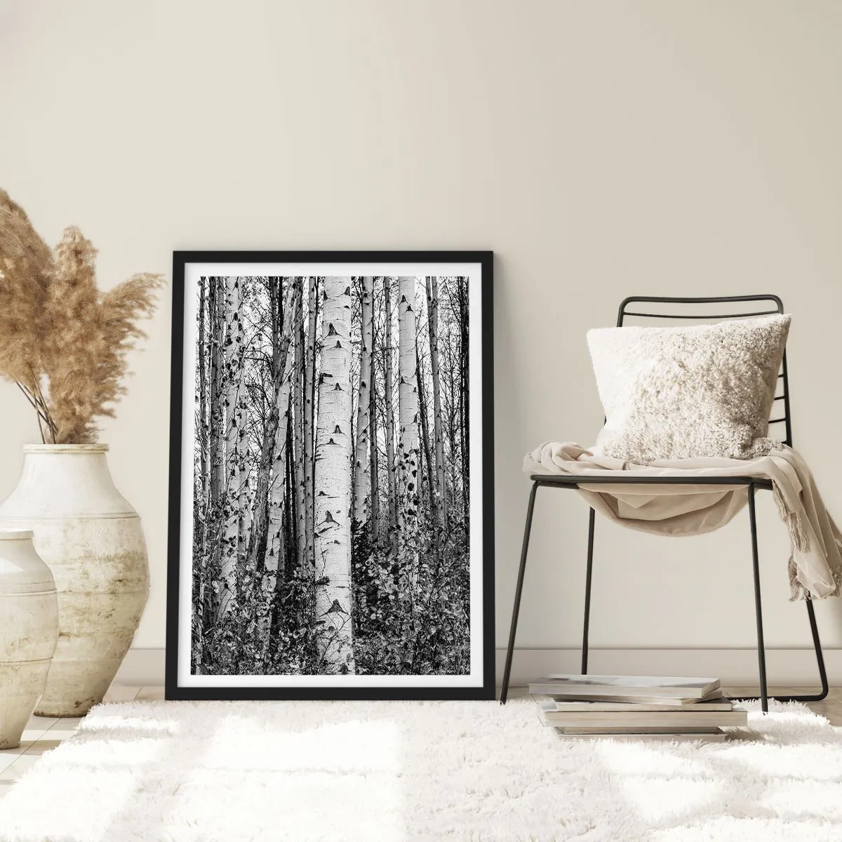 Plagát v čiernom ráme - Čierne a biele brezy tvoria symetrický les - 50x70cm - Brezová kolonáda - Moderná nástenná dekorácia do obývacej izby a spálne ARTTOR