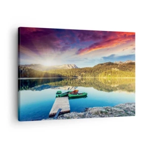 Obraz na plátne - Západ slnka nad jazerom s loďkami na móle - 70x50cm - Pri vode hladkej ako zrkadlo - Moderná nástenná dekorácia do obývacej izby a spálne ARTTOR