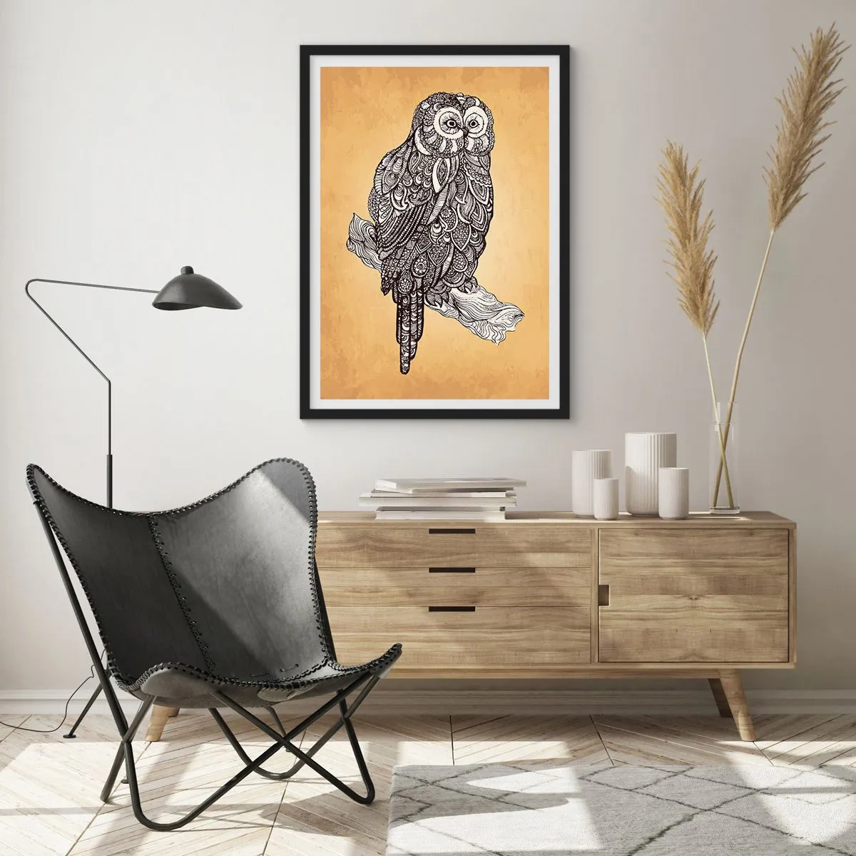 Plagát v čiernom ráme - Štylizovaná sova v ornamentálnom vzore na béžovom pozadí. - 50x70cm - Majstrovské ornamenty múdrosti - Moderná nástenná dekorácia do obývacej izby a spálne ARTTOR