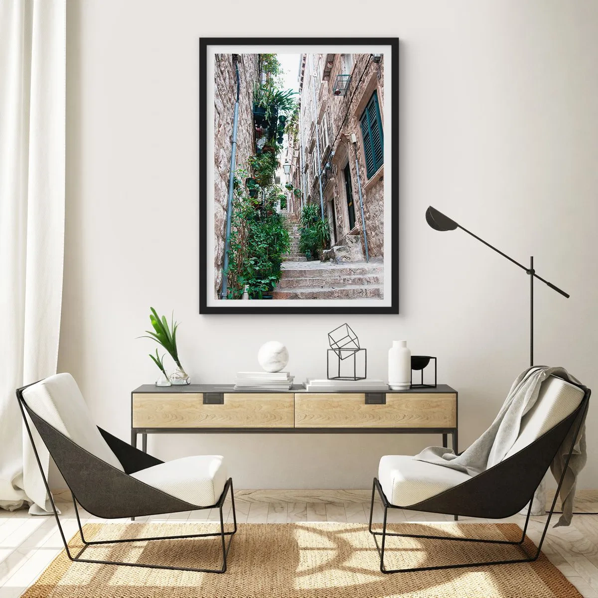 Plagát v čiernom ráme - Kamenná ulica s bujnou vegetáciou a schodmi - 50x70cm - Kúzlo starého mesta - Moderná nástenná dekorácia do obývacej izby a spálne ARTTOR