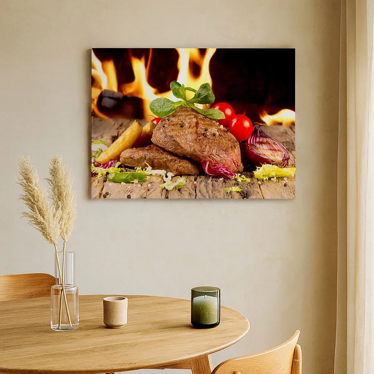 Obraz na plátne - Grilovaný steak s prílohami na pozadí plameňov - 70x50cm - Vykúzlené žiarou - Moderná nástenná dekorácia do obývacej izby a spálne ARTTOR