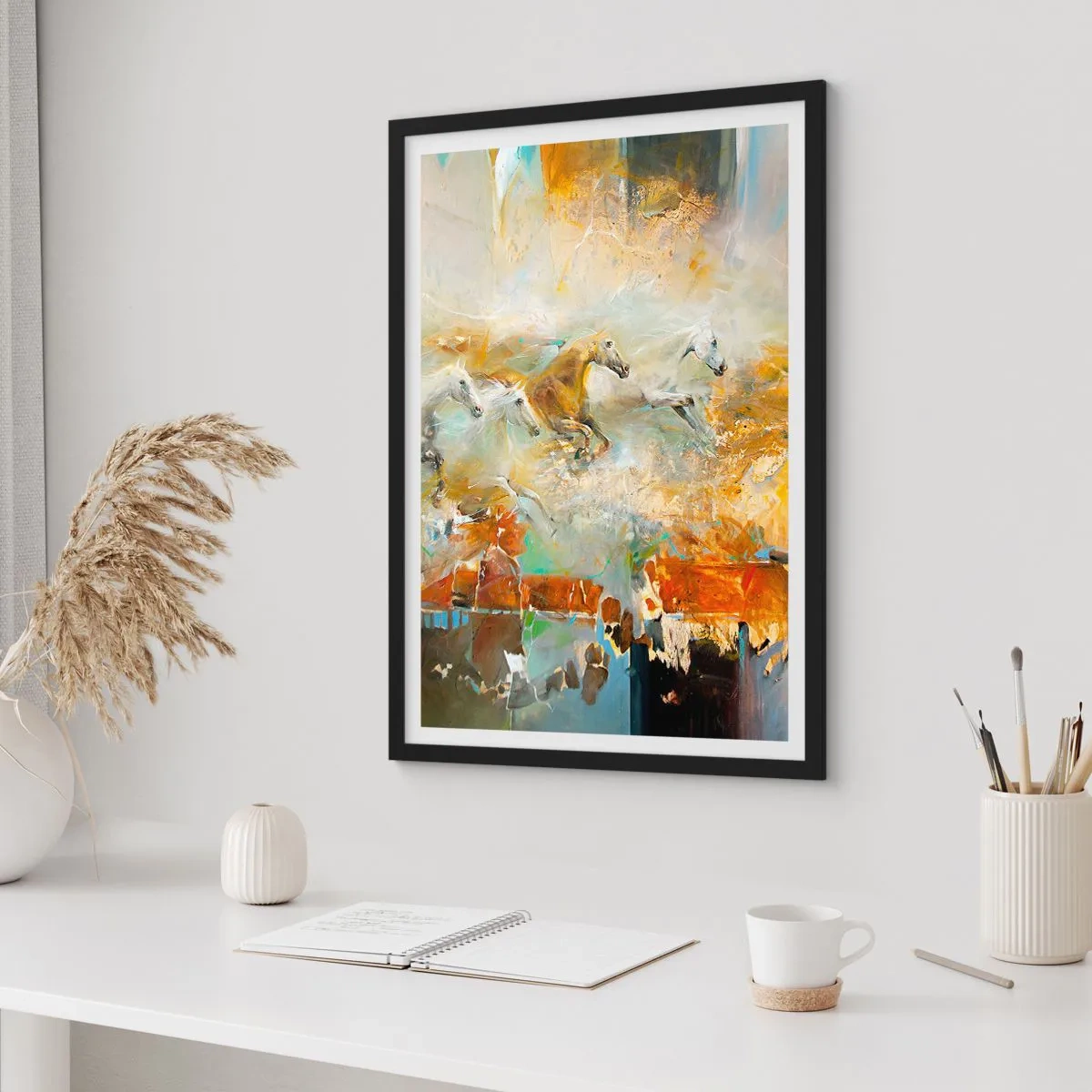 Plagát v čiernom ráme - Cválajúce kone v abstraktnom prostredí - 50x70cm - Cvála svetlom - Moderná nástenná dekorácia do obývacej izby a spálne ARTTOR