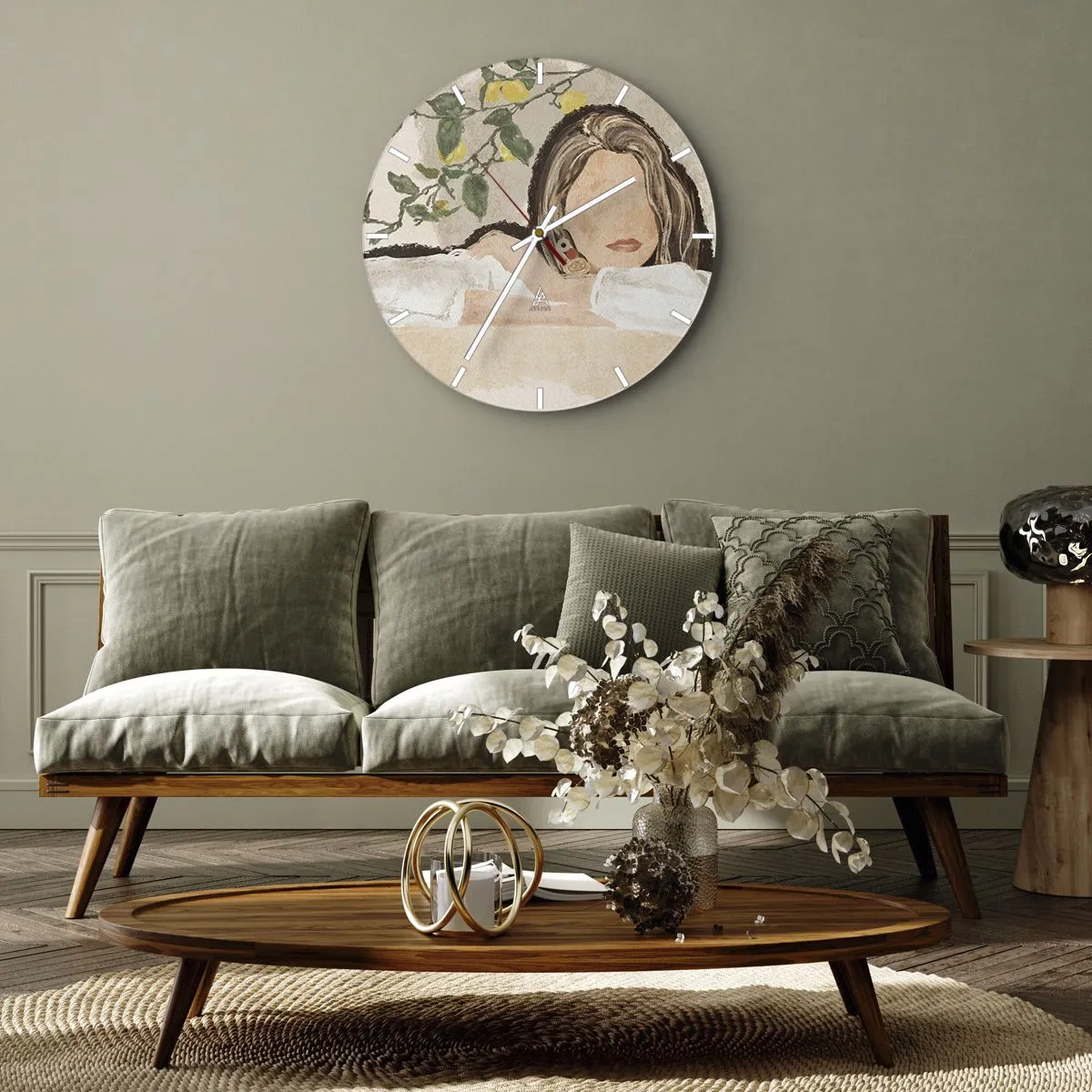 Nástenné hodiny - Žena s dlhými vlasmi pred citrónovníkom - 30x30cm - Kráska z juhu - Moderná nástenná dekorácia do obývacej izby, kuchyne a spálne ARTTOR