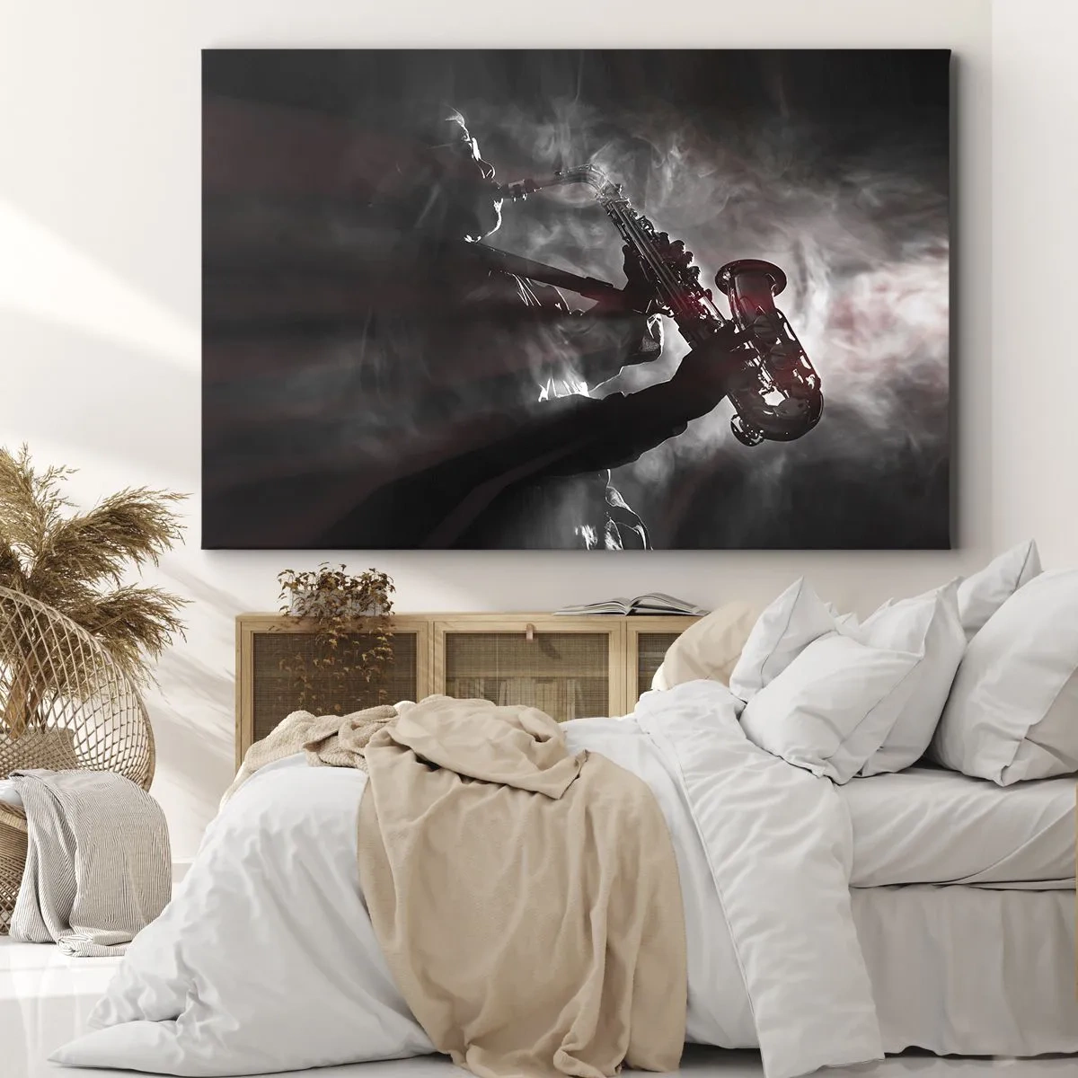 Obraz na plátne - Saxofonista v dyme na pódiu v atmosférickej čiernej a červenej farbe - 70x50cm - V oparoch jazzu - Moderná nástenná dekorácia do obývacej izby a spálne ARTTOR