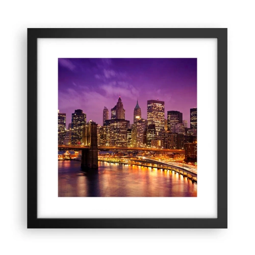 Plagát v čiernom ráme - Fialovo-zlatý Manhattan - 30x30 cm