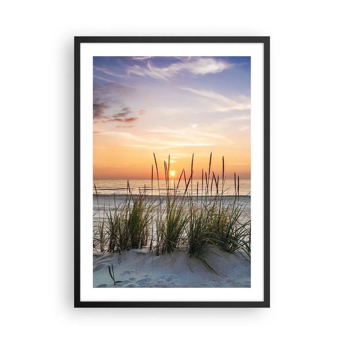 Plagát v čiernom ráme - Pláž s vegetáciou pri východe slnka - 50x70cm - Pozri sa, predstav si a pociť - Moderná nástenná dekorácia do obývacej izby a spálne ARTTOR
