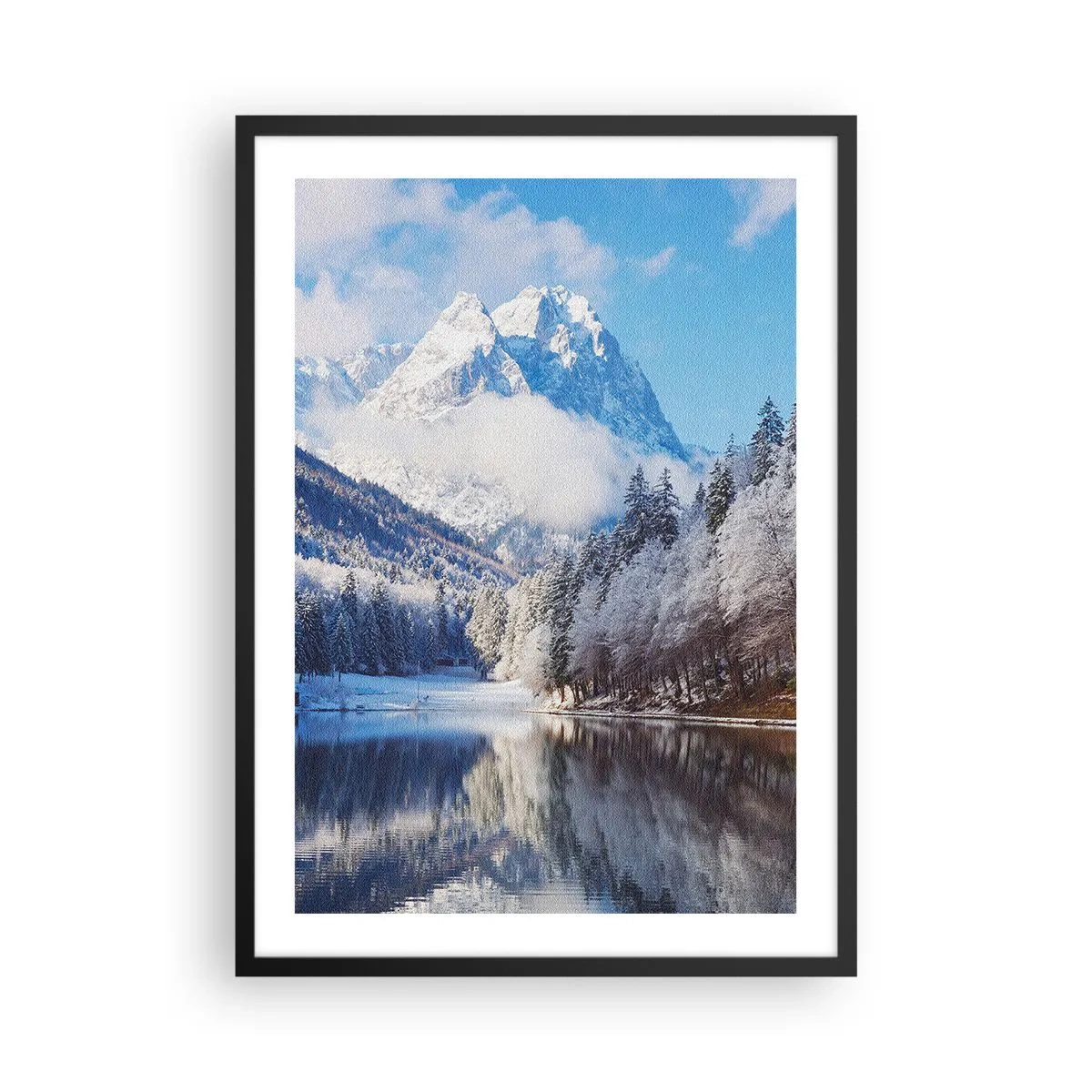 Plagát v čiernom ráme - Zasnežené vrcholky hôr sa odrážajú v jazere v zime - 50x70cm - Snehová stráž - Moderná nástenná dekorácia do obývacej izby a spálne ARTTOR
